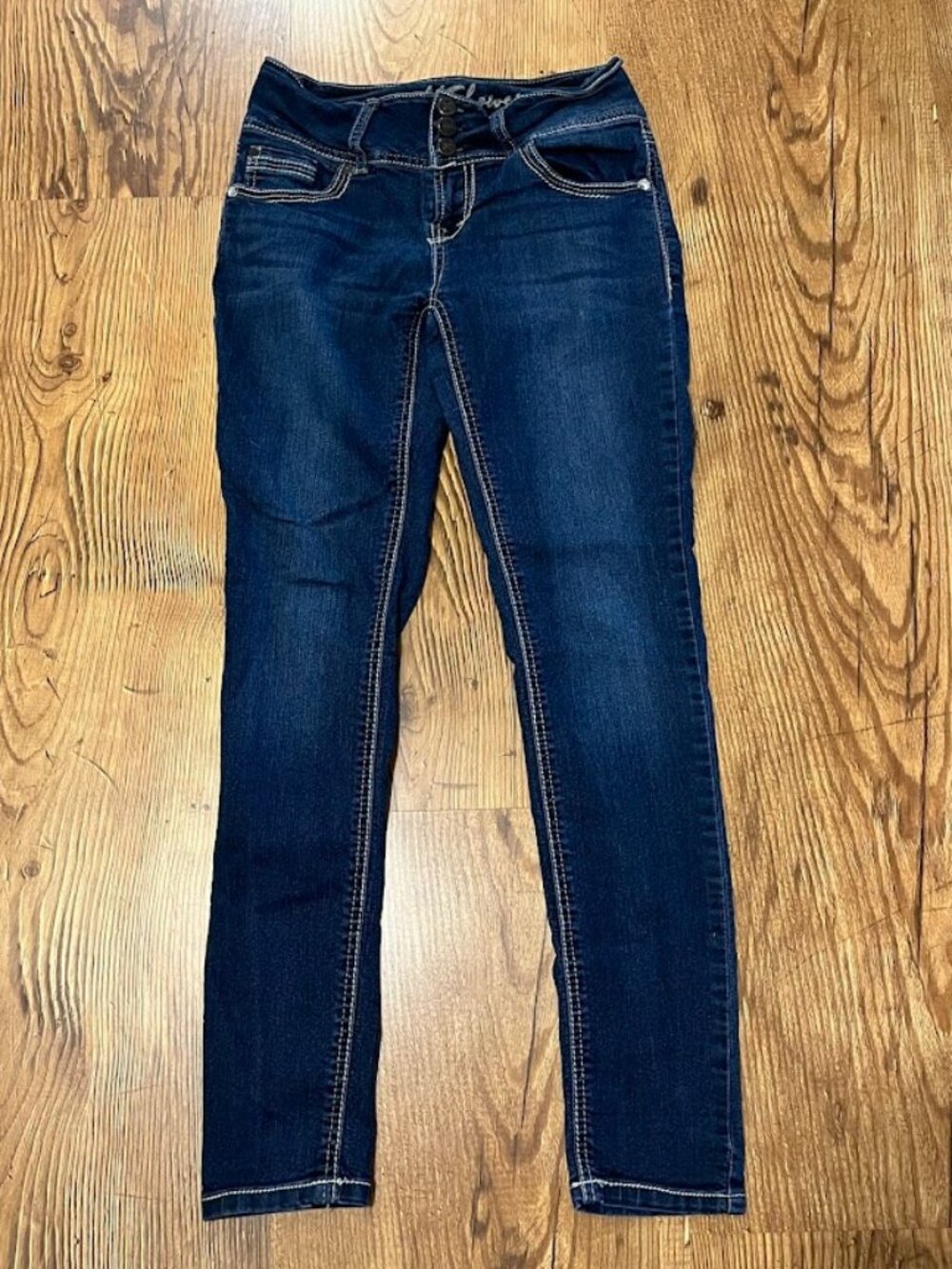 Wallflower Juniors 3 Button Skinny Jeans, Size 3